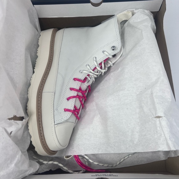 NIB! Converse Unisex Chuck Taylor All Star High Top Sneaker Boots White 8.5/10 - Picture 6 of 7